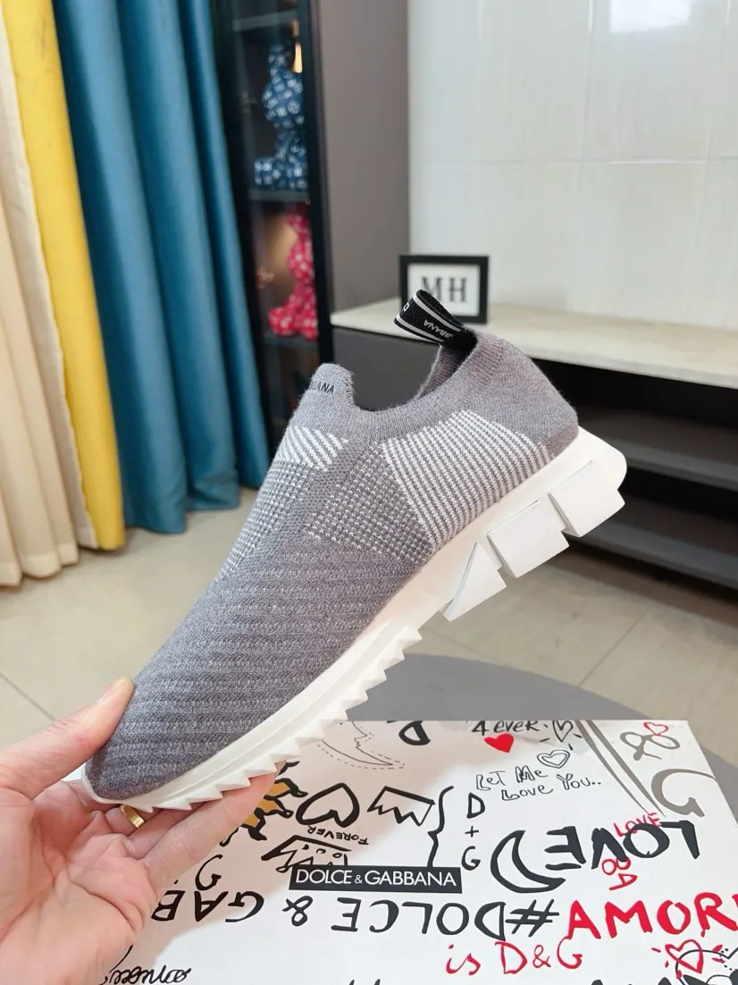 Ex-factory price 340🌹🌹"Dolce & Gabbana DG" original imported fly-knit stitching➕fly-knit lining, light on the foot, comfortable, versatile, original special outsole🔥favored by trendy men. Welcome to compare the quality🔥exquisite luxury, super A level! Compared with the genuine product at the counter, the version is no worse at all! Code number 36-46